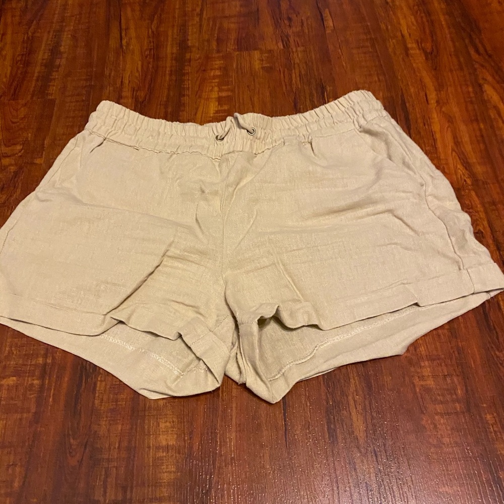 Khaki linen shorts